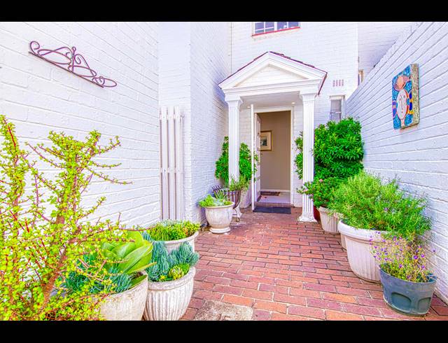 3 BEDROOM TOWNHOUSE SOLD IN BENMORE GARDENS